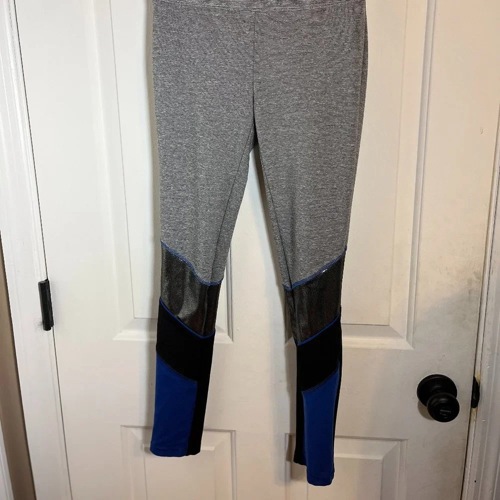 Stylish Justice black and blue leggings 14/16